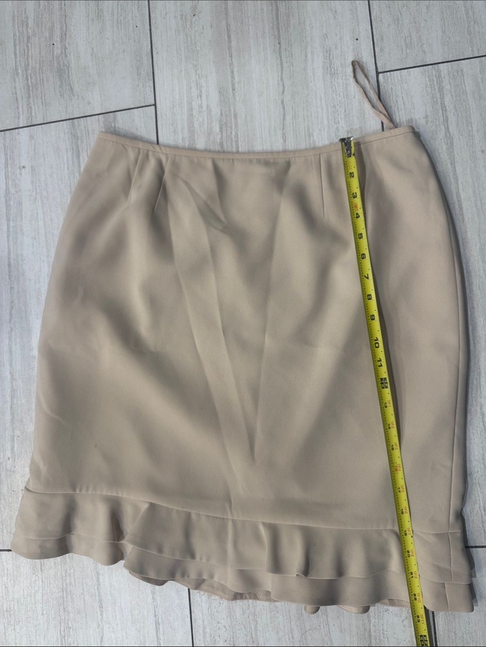 Le Suit Women's Cream Short-Sleeve Blazer with Layered Shell - Picture 12 of 12